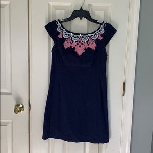 Navy blue Lilly Pulitzer dress sz 2 w/ embroidery